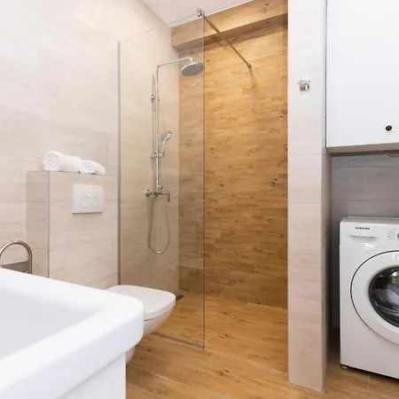 Apartman Plantak, Novo, Wi-fi, Terasa, Parking * Zára