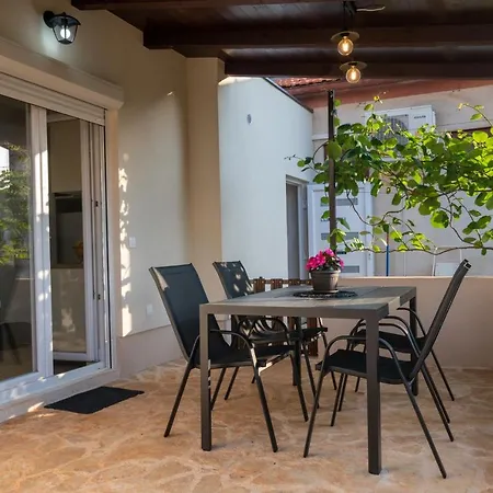 Apartman Apartman Plantak, Novo, Wi-fi, Terasa, Parking *