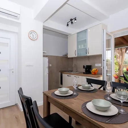 Apartman Plantak, Novo, Wi-fi, Terasa, Parking