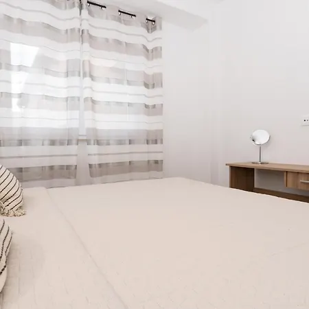 Appartement Apartman Plantak, Novo, Wi-fi, Terasa, Parking