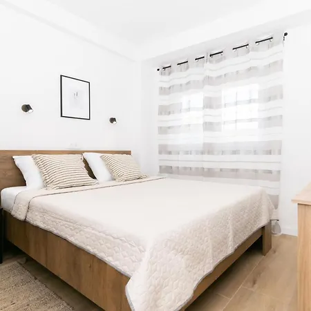 Appartement Apartman Plantak, Novo, Wi-fi, Terasa, Parking Zadar